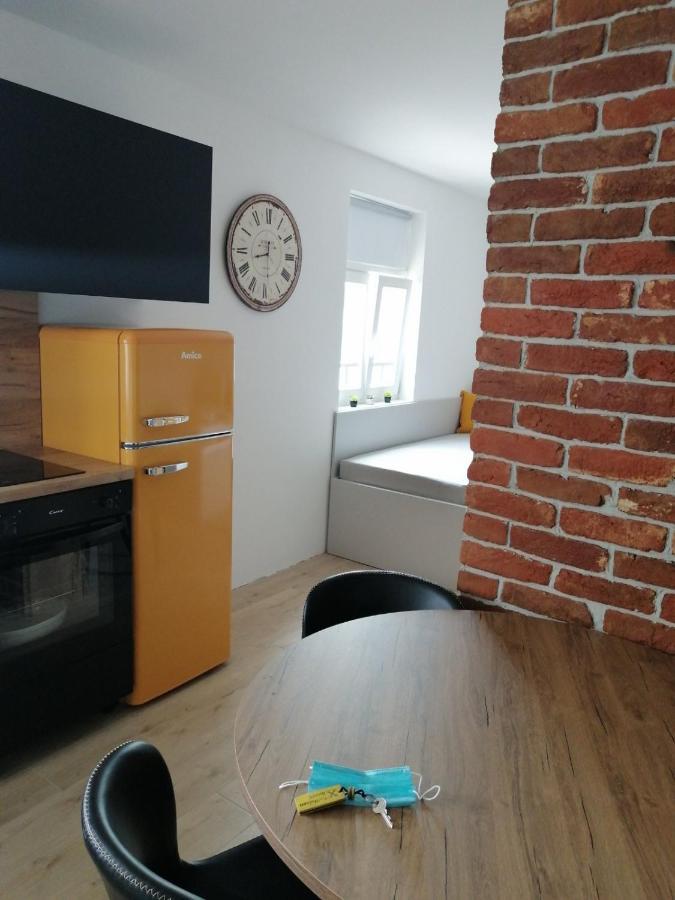 Evita Studio Apartment Karlovac Eksteriør bilde