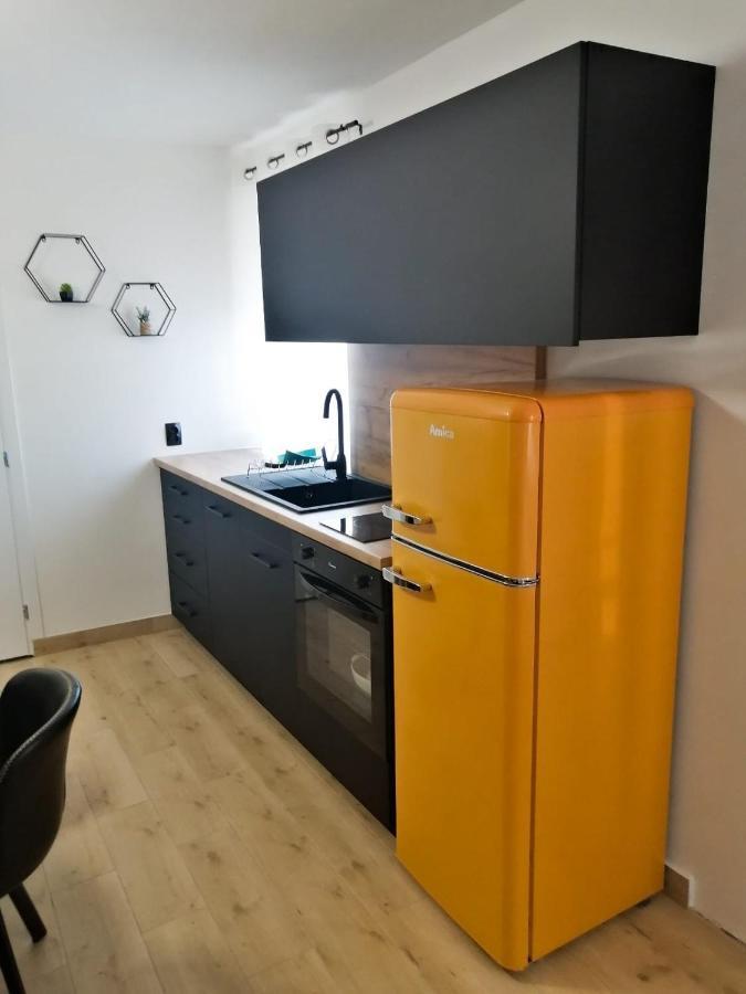 Evita Studio Apartment Karlovac Eksteriør bilde