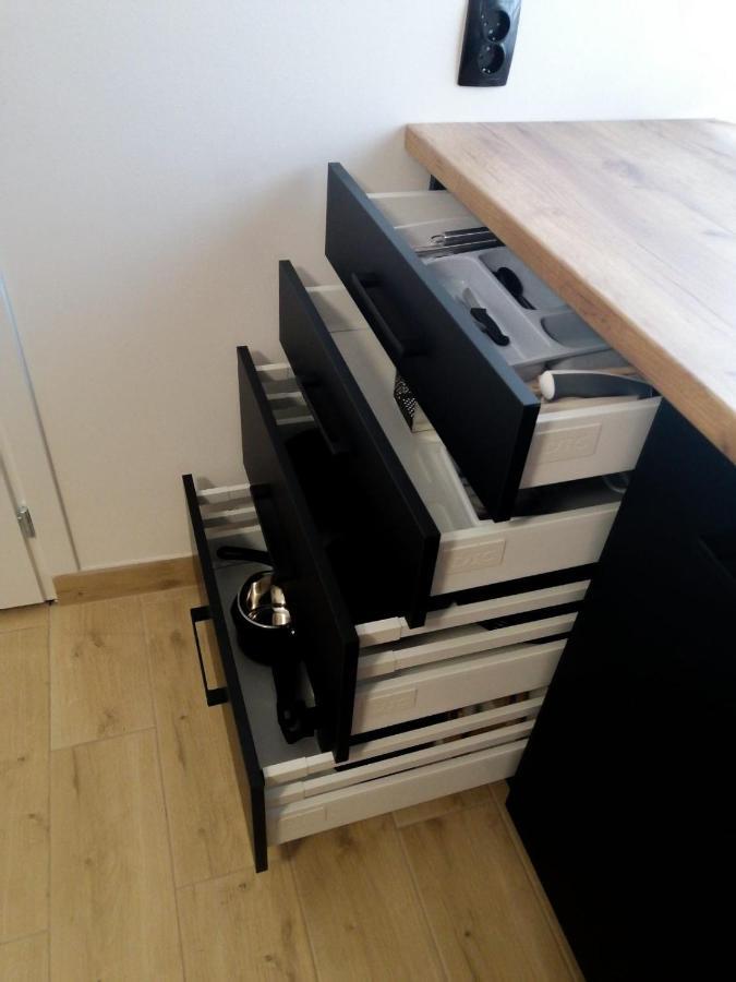Evita Studio Apartment Karlovac Eksteriør bilde