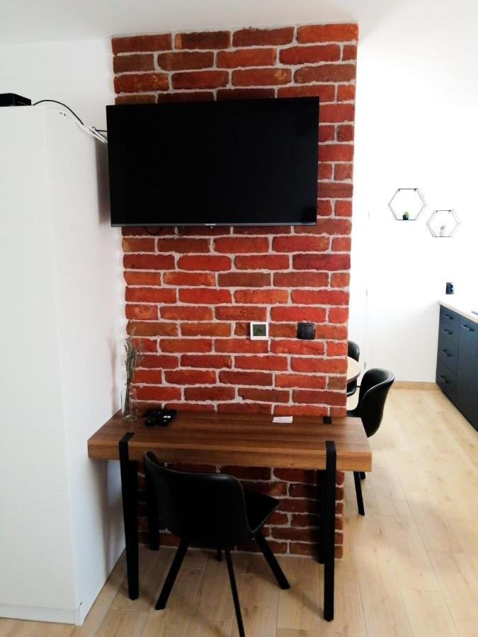 Evita Studio Apartment Karlovac Eksteriør bilde