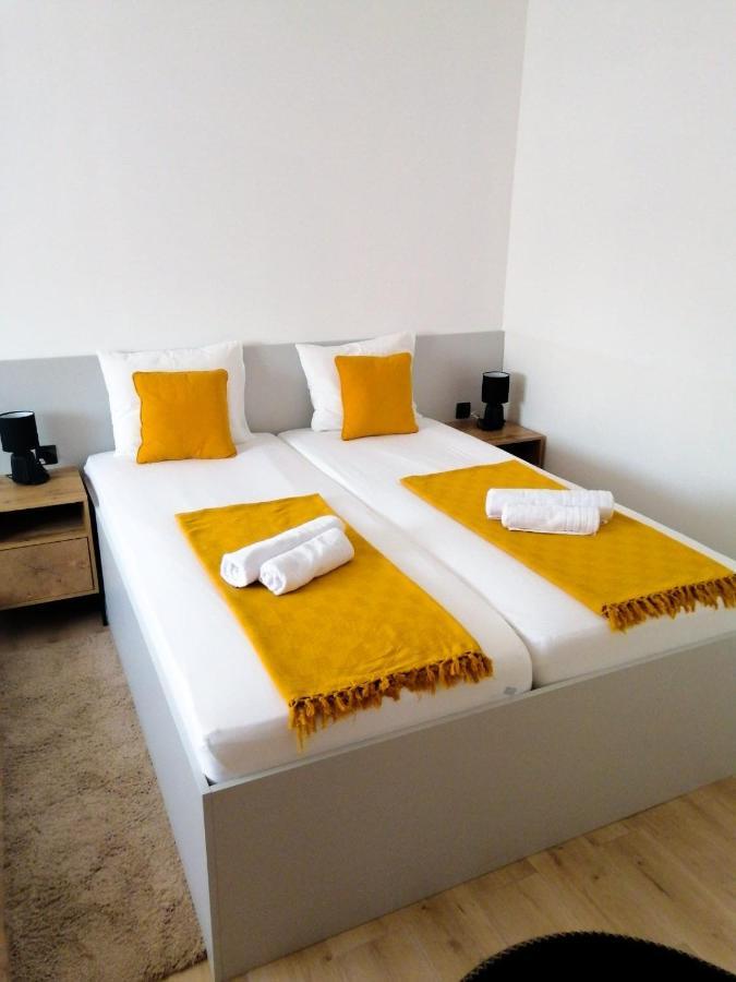 Evita Studio Apartment Karlovac Eksteriør bilde