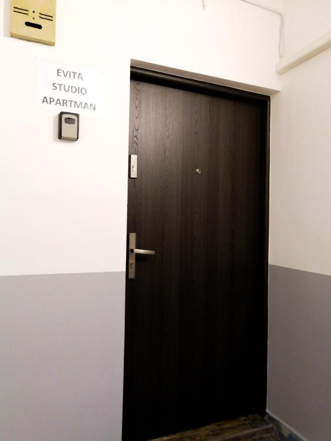 Evita Studio Apartment Karlovac Eksteriør bilde